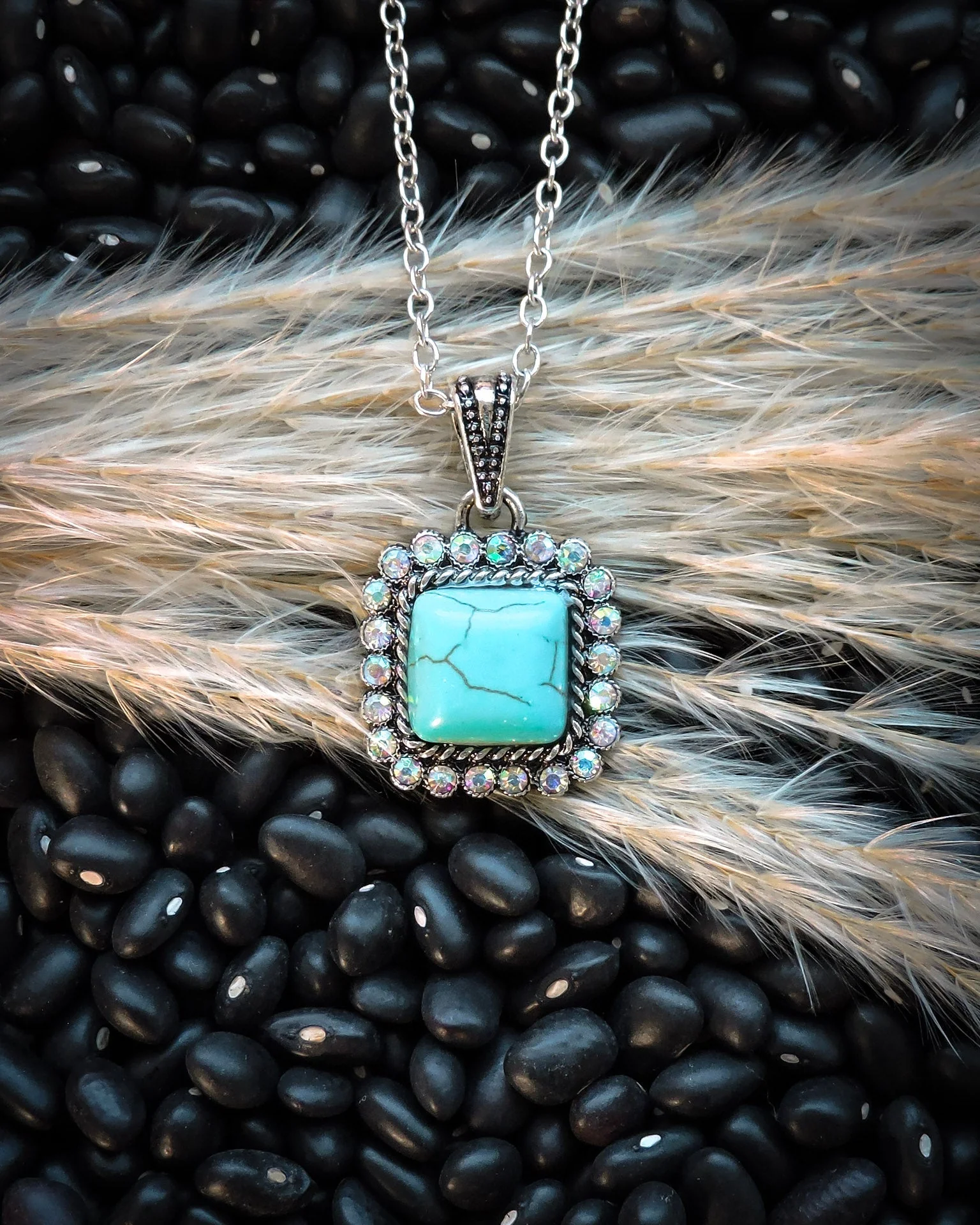 Ada Pendant Fashion Necklace