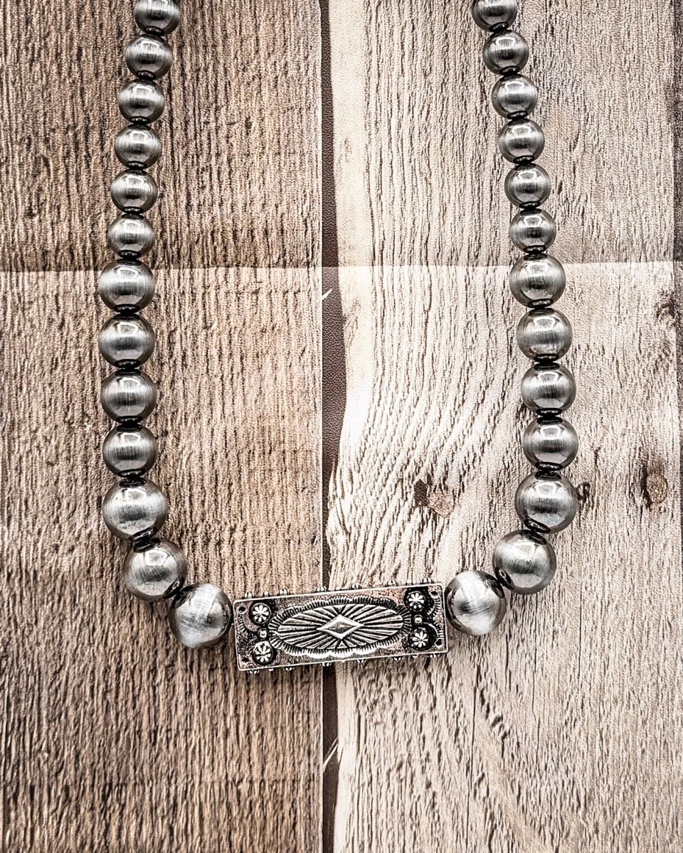 Ashcroft Pearl Bar Necklace - Image 5