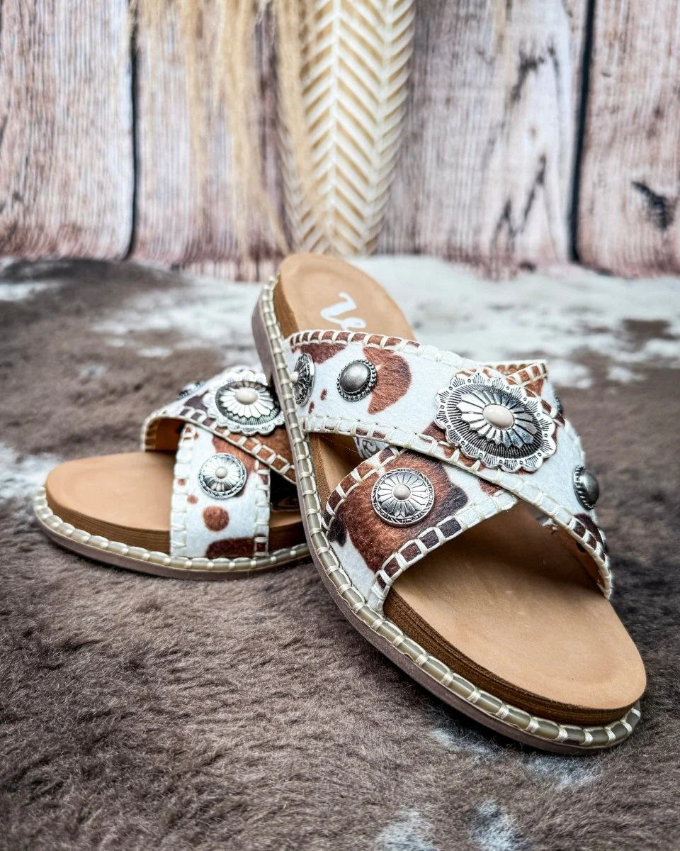 Betsy Concho Sandal in Cream and Tan by Very G - Image 4