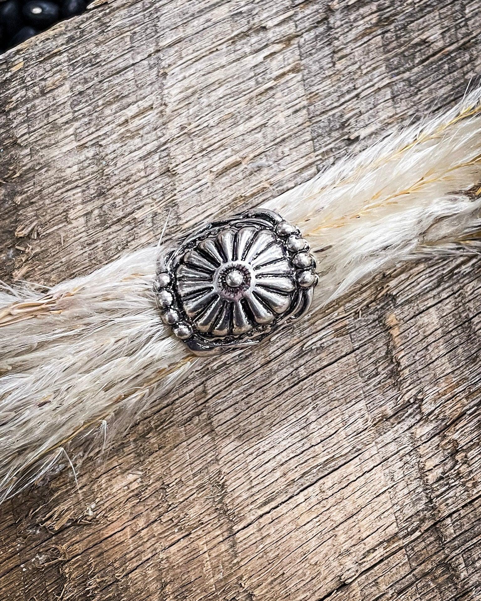Concho Cuff Fashion Ring - Image 3