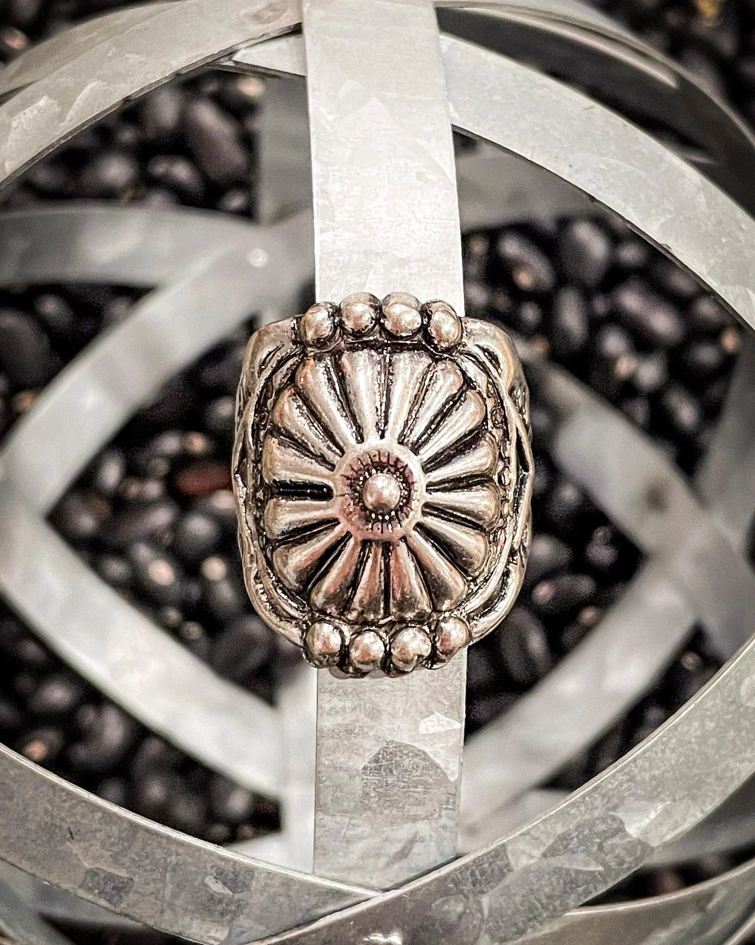 Concho Cuff Fashion Ring - Image 4