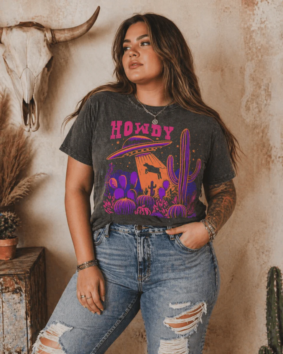 Cosmic Cowgirl Howdy Graphic Tee in Pepper - Image 2