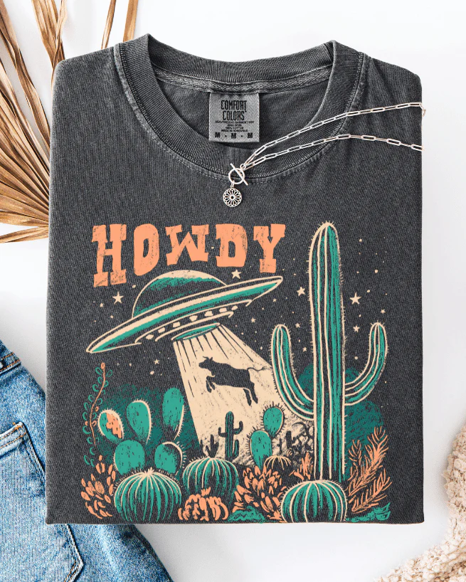 Desert Beam Howdy Graphic Tee in Pepper