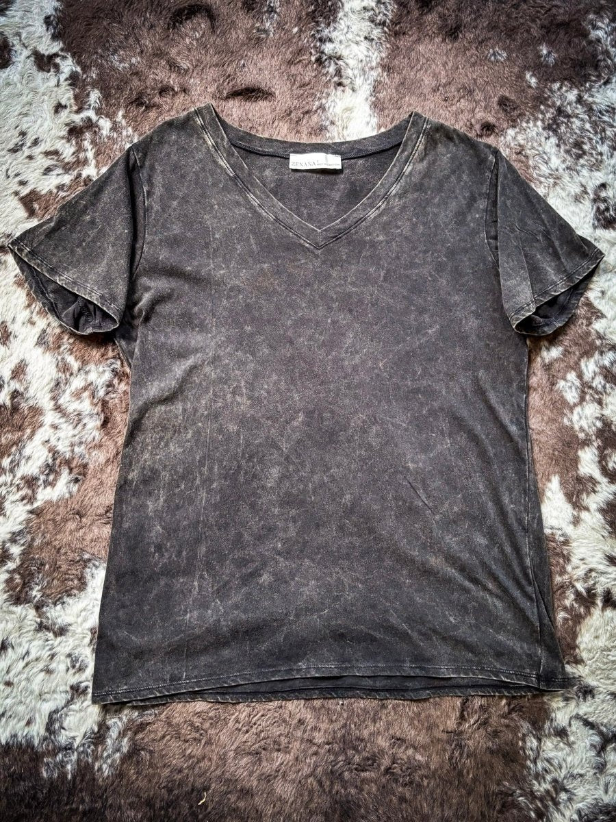 Frisco Acid Wash V-Neck Tee in Ash Black - Image 13