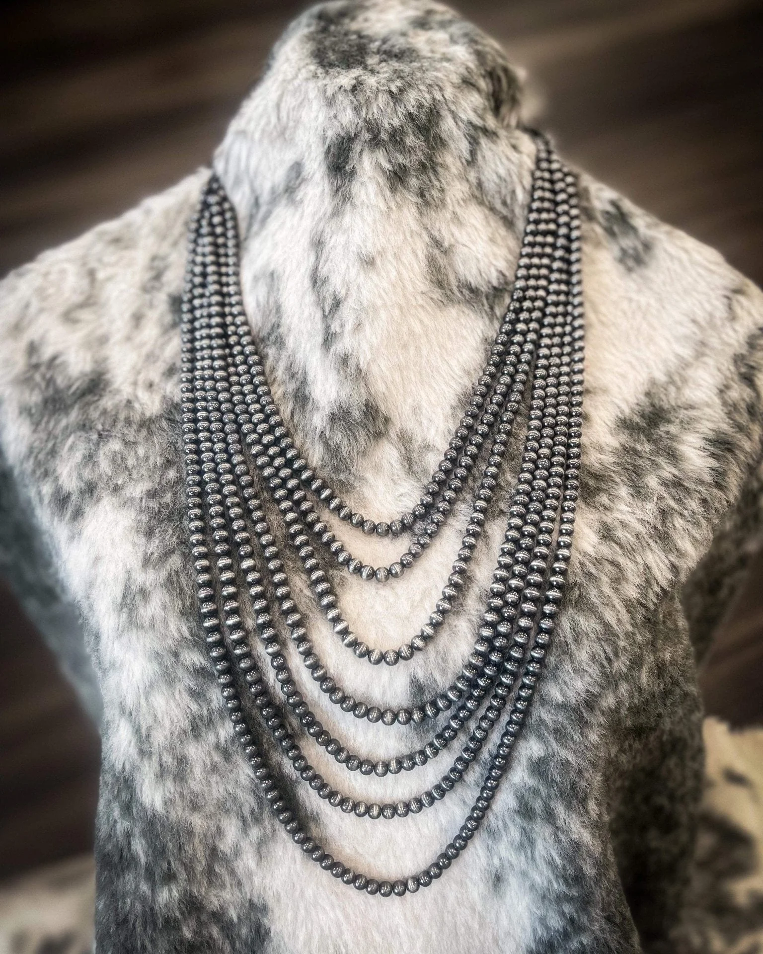 Gatton Navajo Style Pearl Layer Fashion Necklace - Image 6