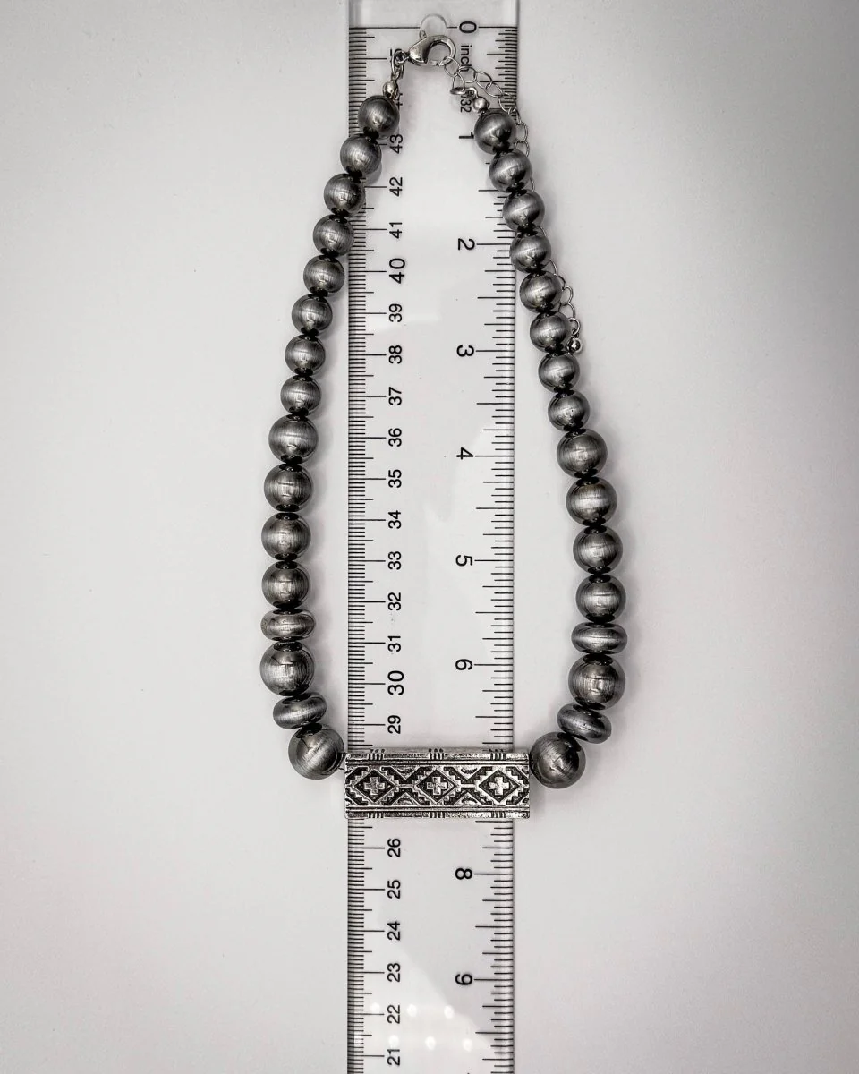 Hawthorn Pearl Bar Necklace - Image 4