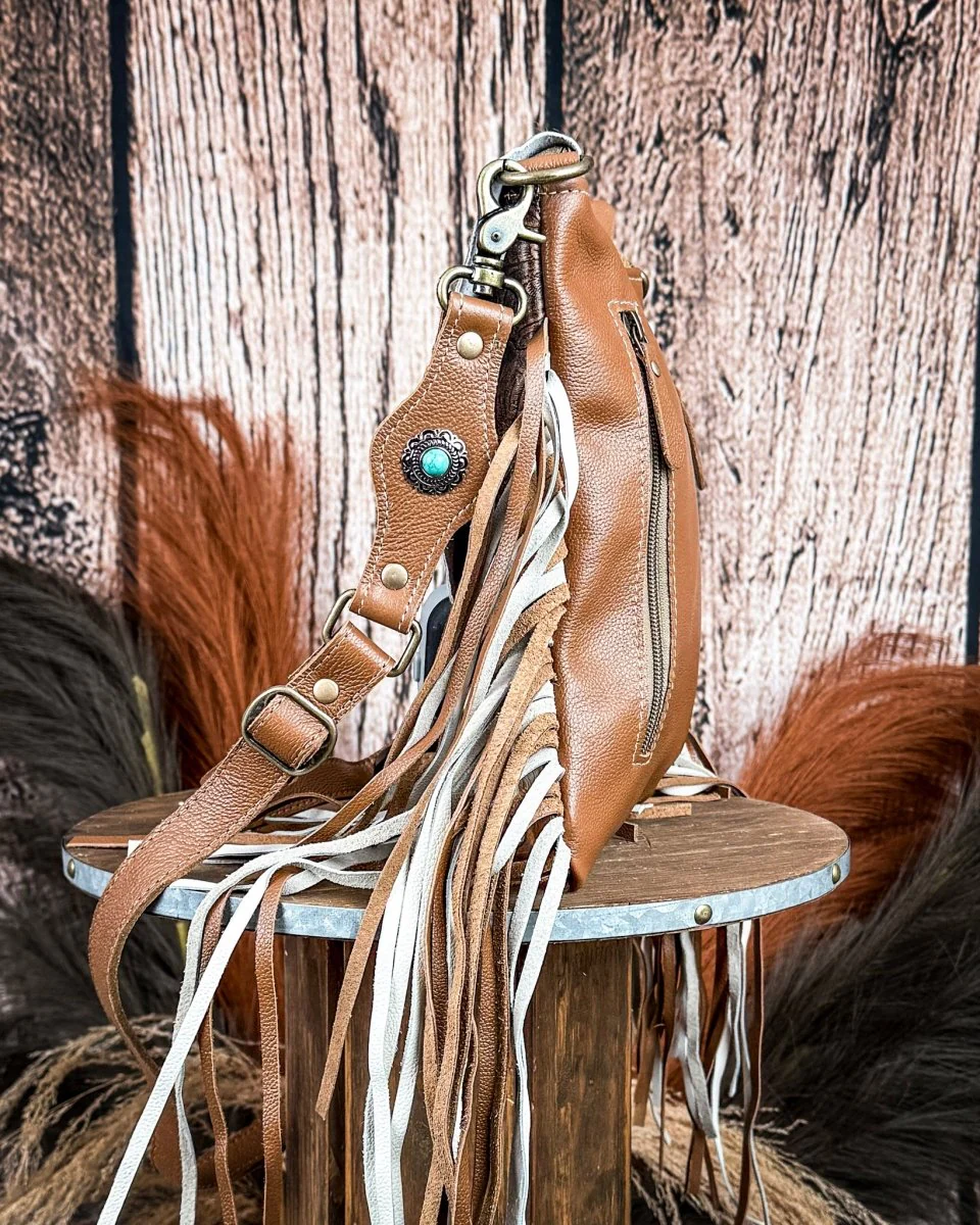 Mesa Concealed Carry Bag in Prairie Fawn by Myra Bag - Image 5