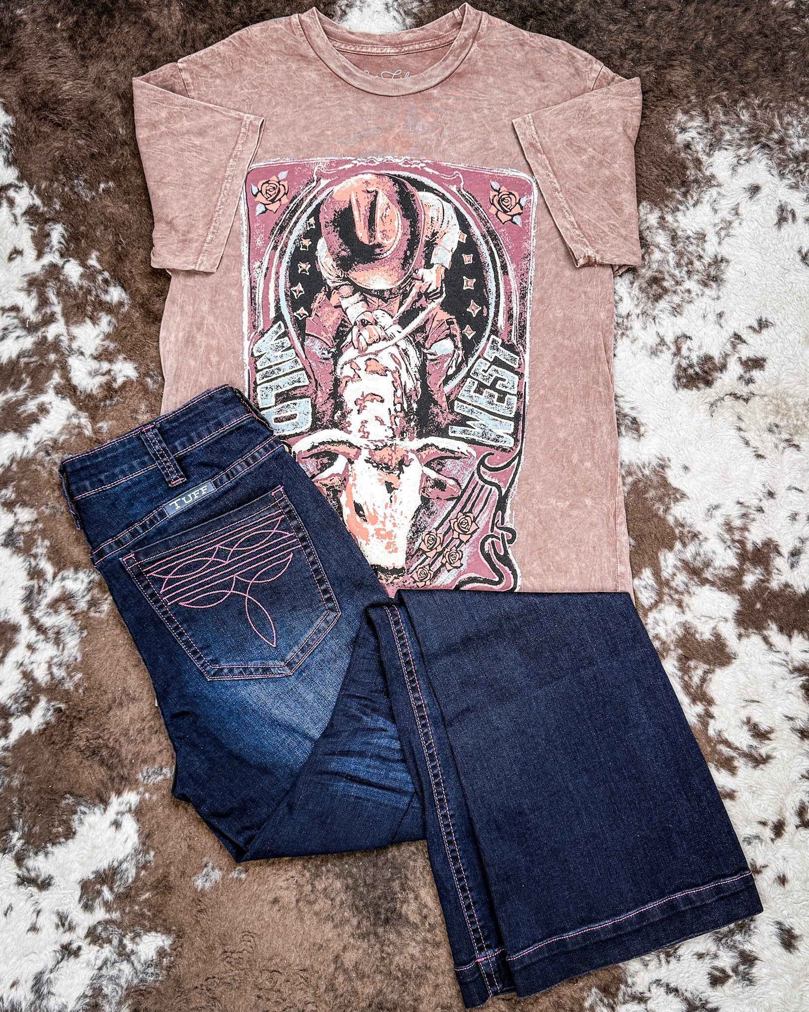 Milo Wild West Boyfriend Tee in Mocha Mineral Wash - Image 3