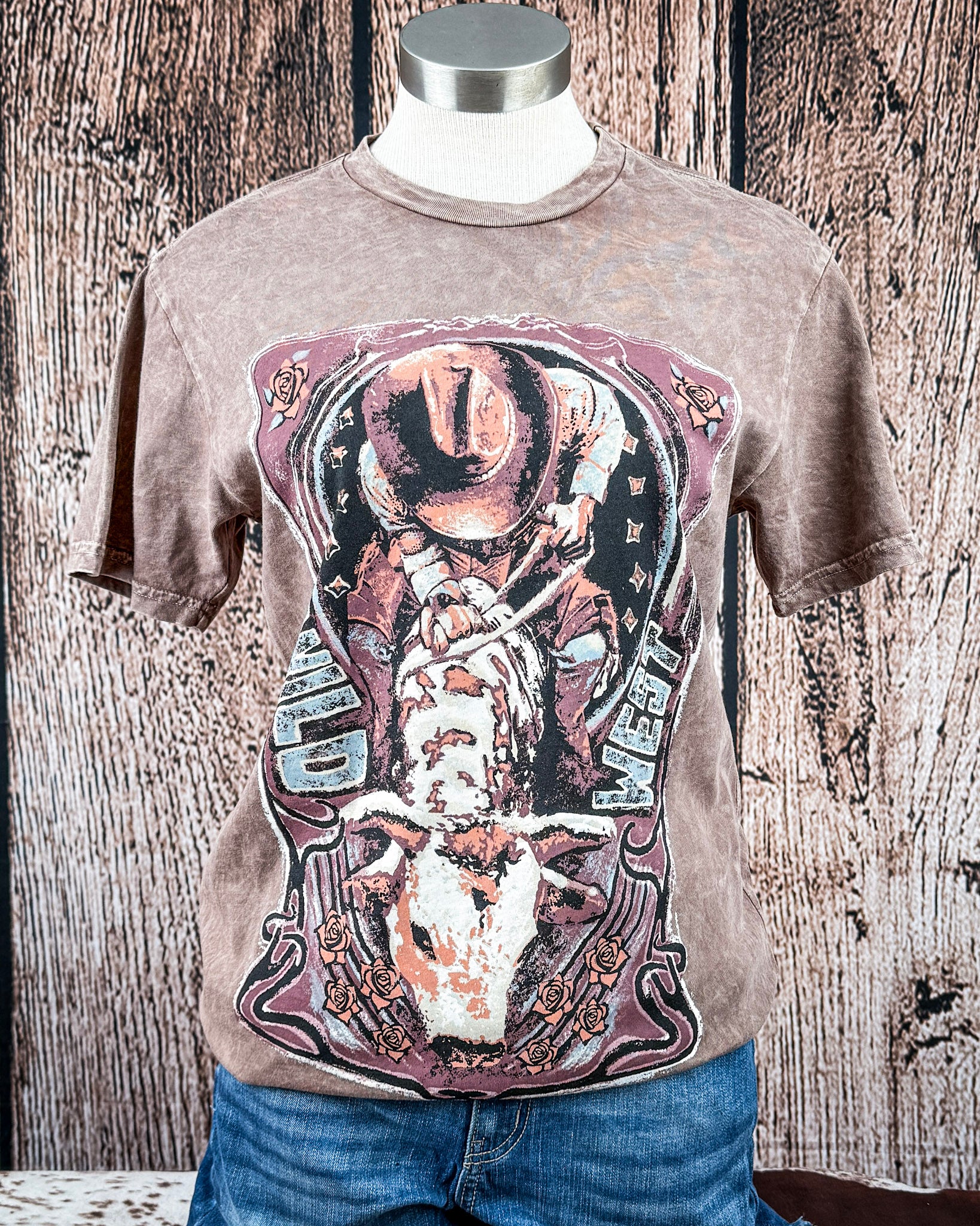 Milo Wild West Boyfriend Tee in Mocha Mineral Wash - Image 5