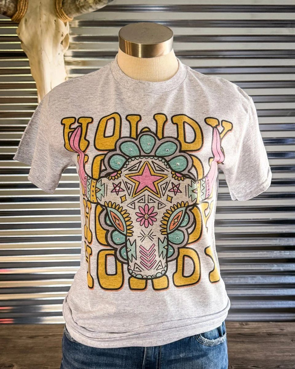 Sierra Bloom Rhinestone Howdy Tee in Gray - Image 6