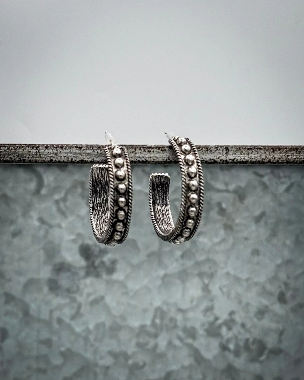 Sundown Trail Fashion Hoop Earrings - Image 3