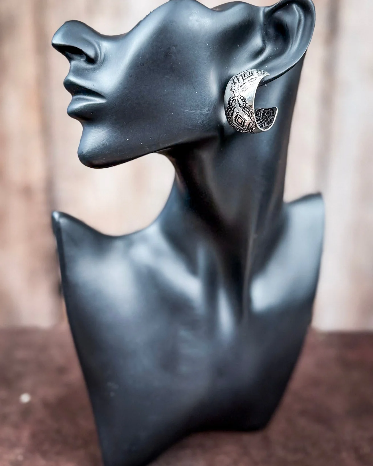 Wild Mesa Fashion Hoop Earrings - Image 4