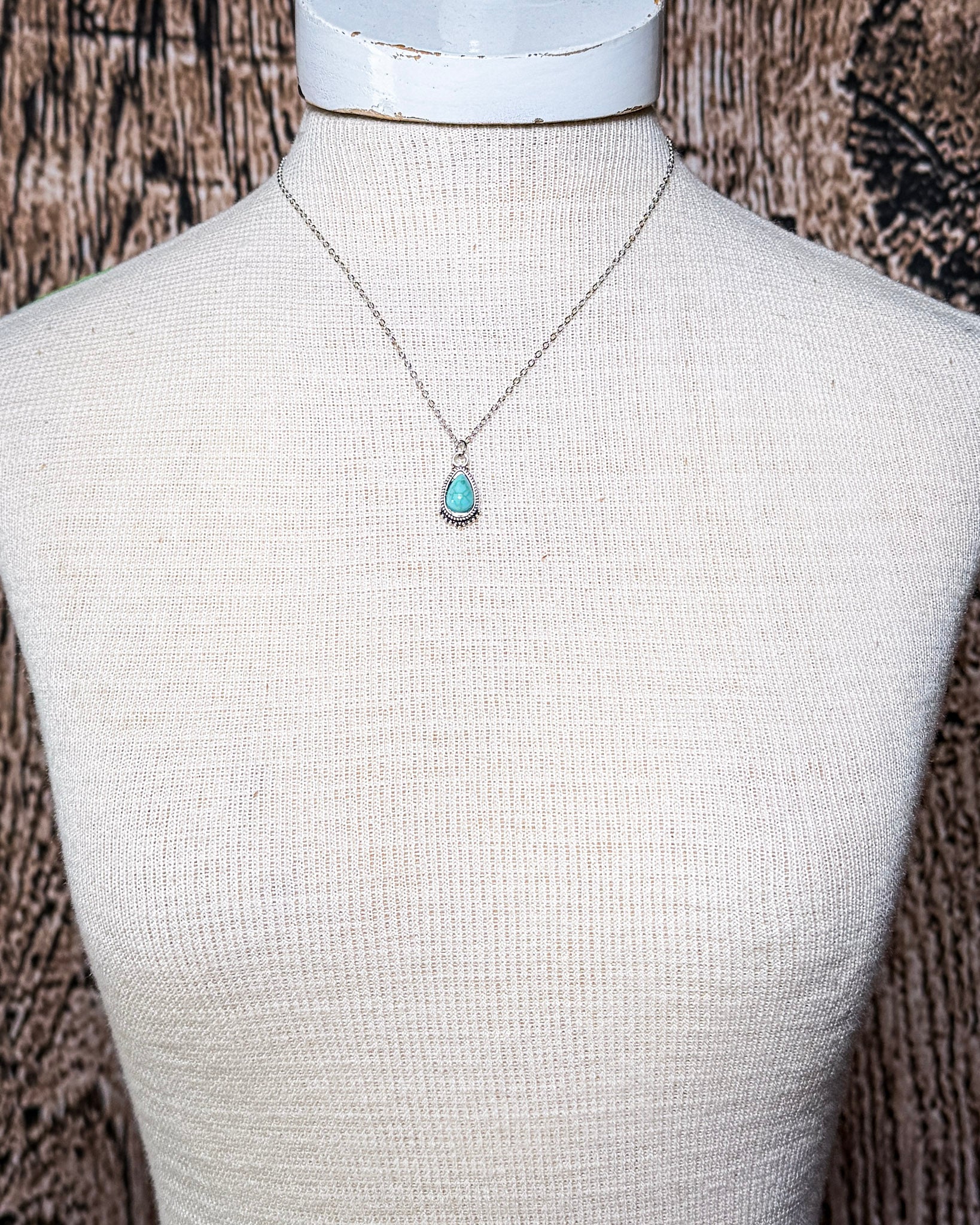 Willow Teardrop Pendant Necklace - Image 4